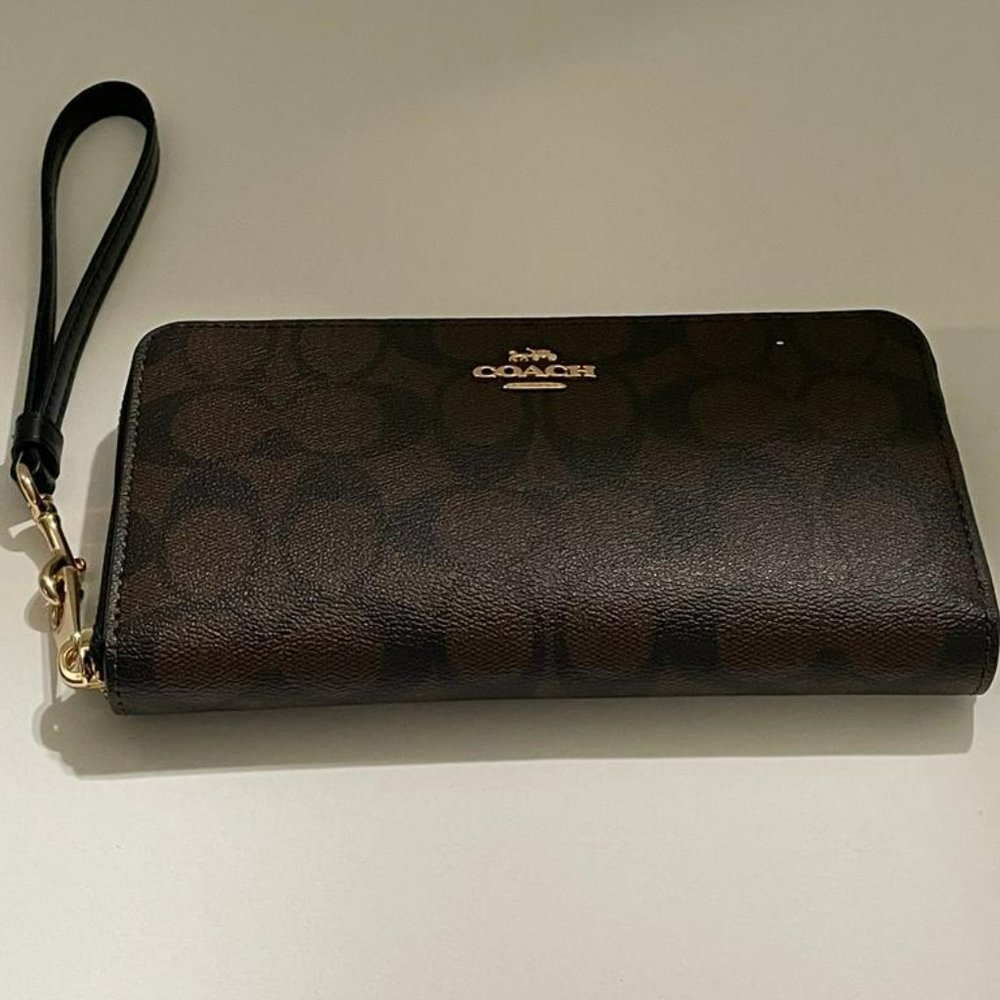Coach Wallets - Picture 3 of 12